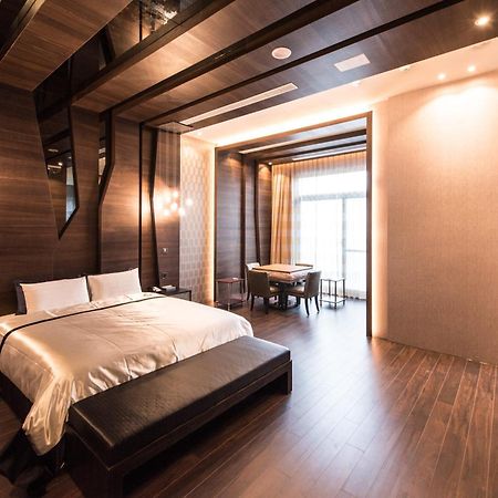 Voga Motel Taichung Esterno foto