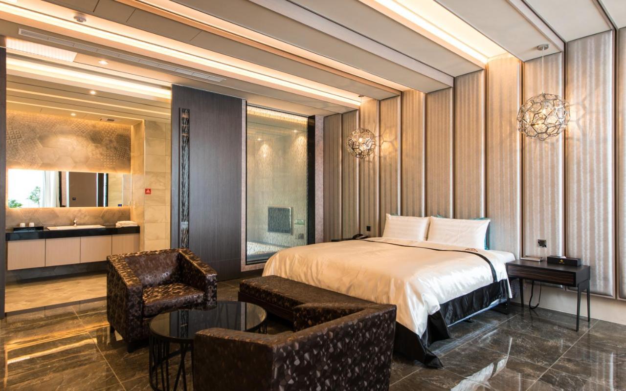 Voga Motel Taichung Esterno foto