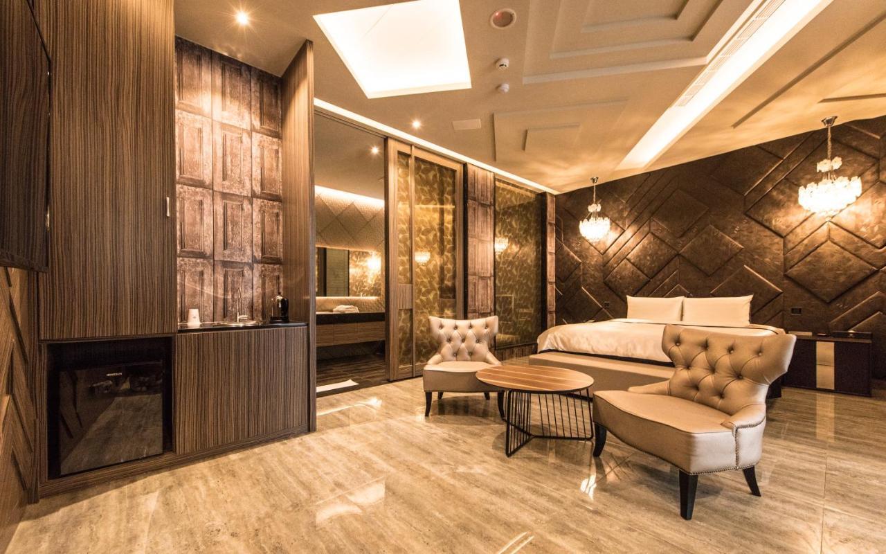 Voga Motel Taichung Esterno foto