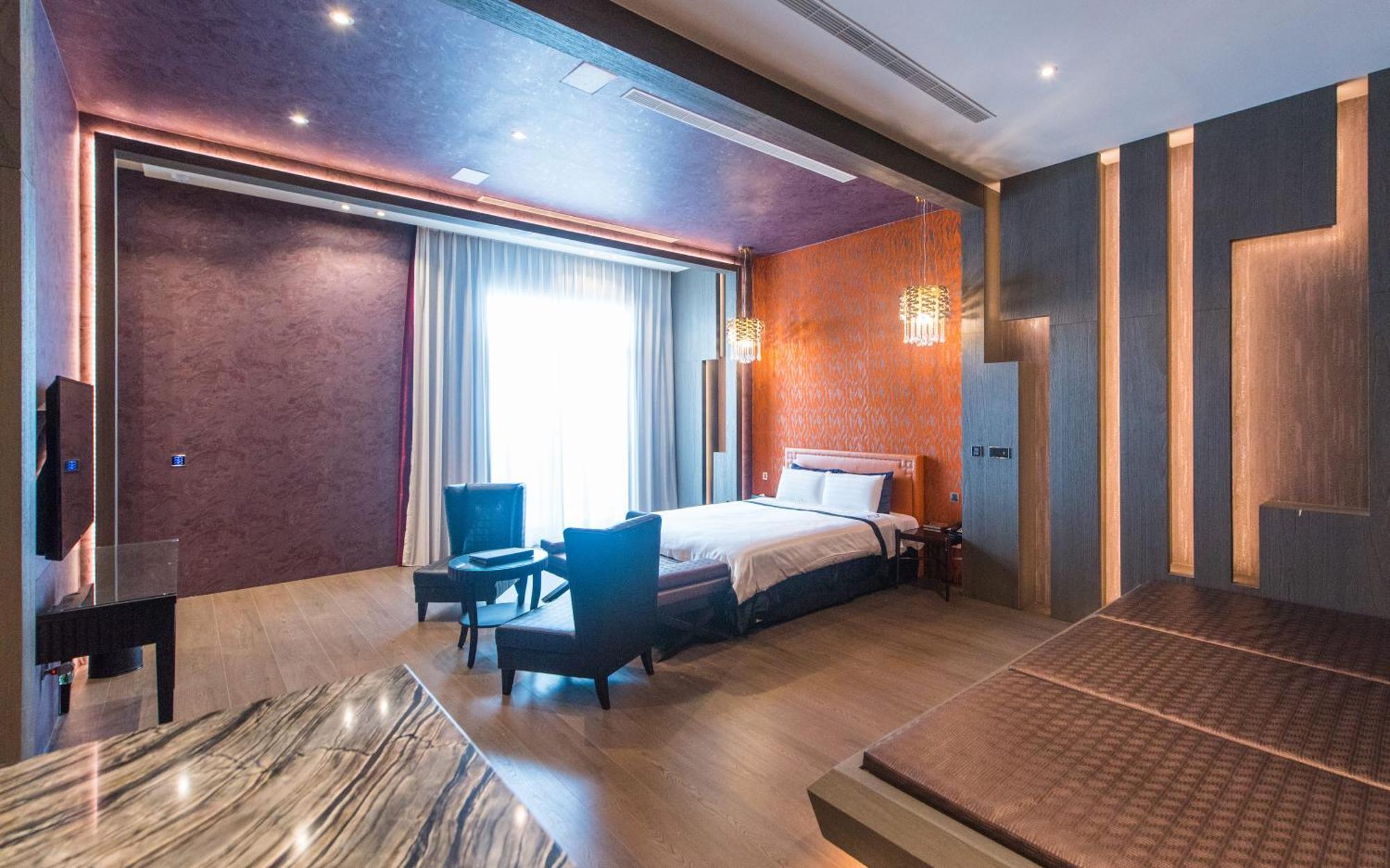 Voga Motel Taichung Esterno foto