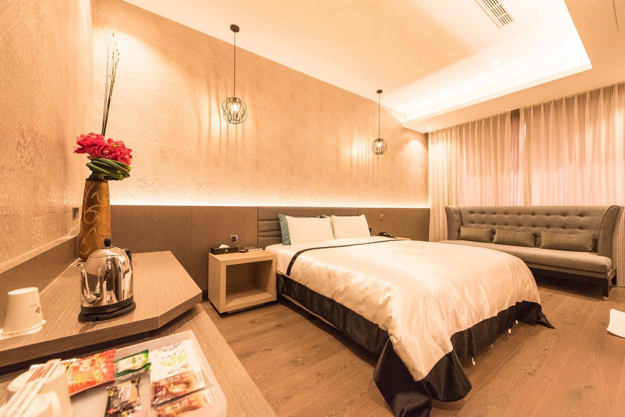 Voga Motel Taichung Esterno foto