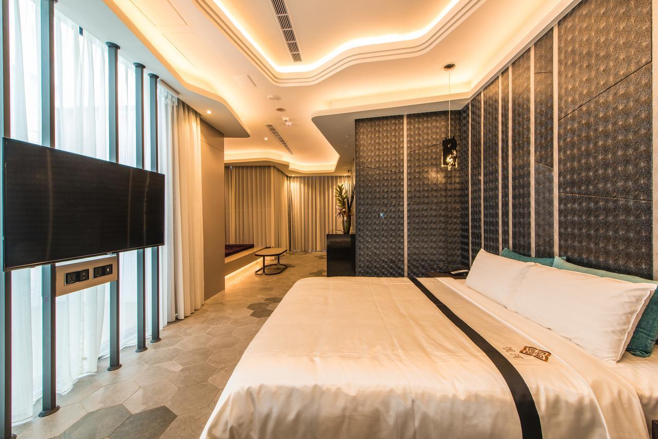 Voga Motel Taichung Esterno foto