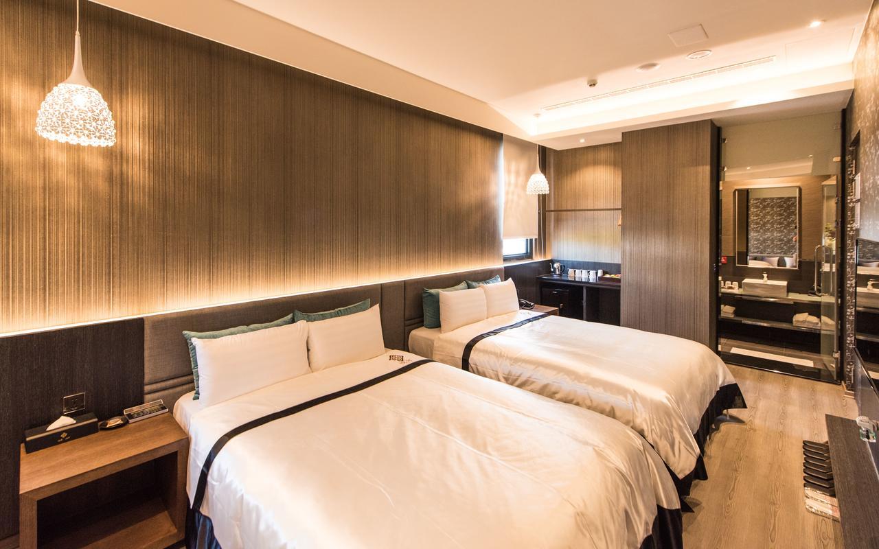 Voga Motel Taichung Esterno foto