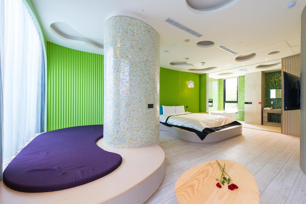 Voga Motel Taichung Esterno foto