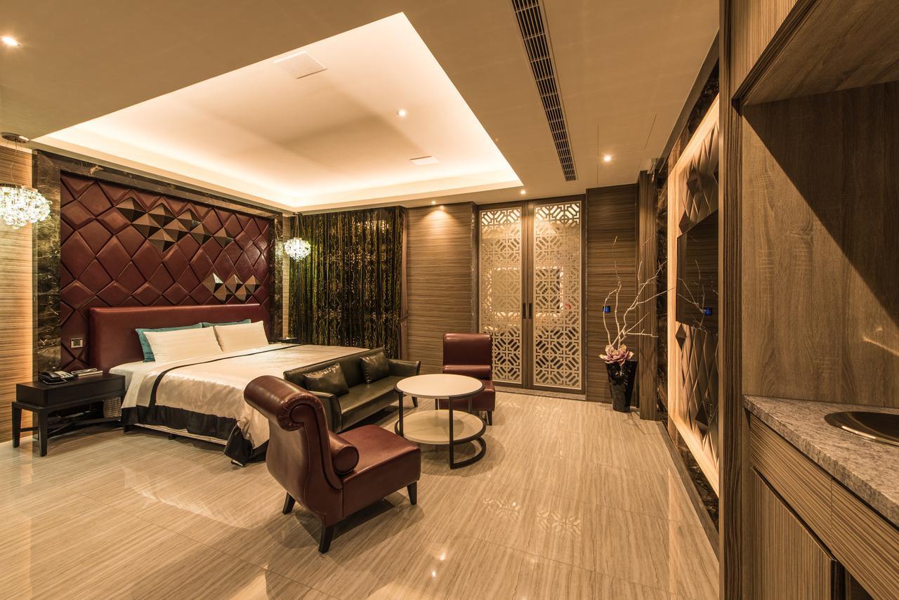 Voga Motel Taichung Esterno foto